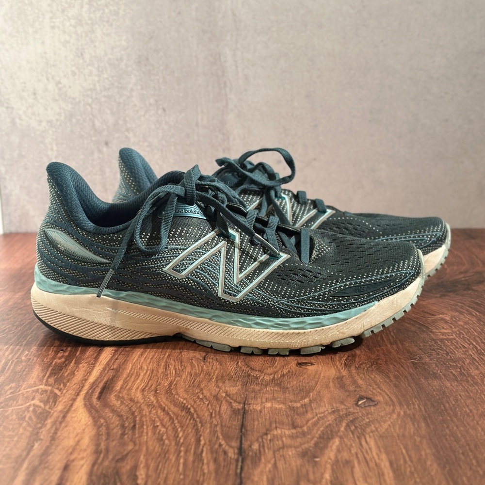 New Balance Women’s 8.5 Fresh Foam x 860 Sneakerss